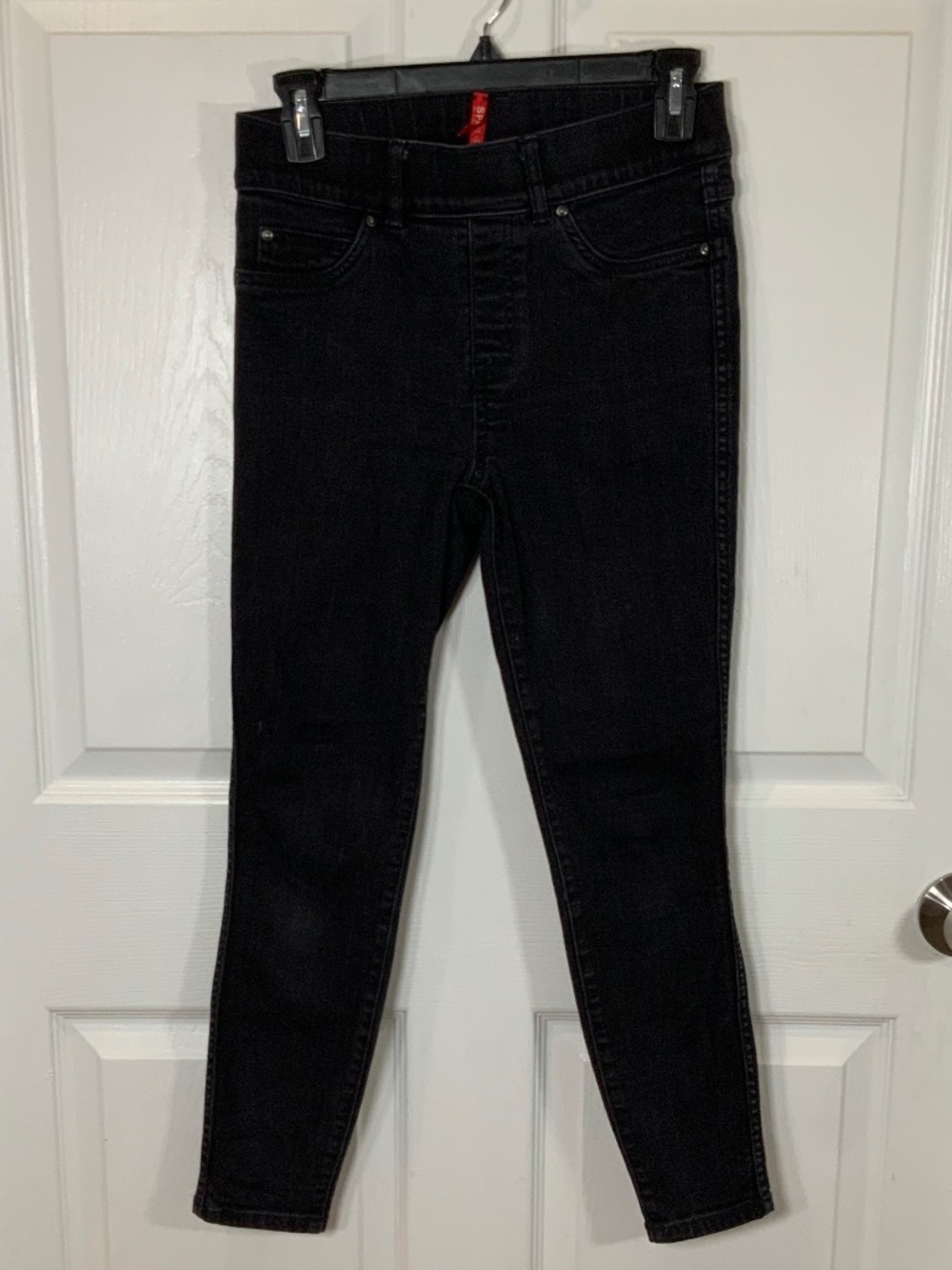 Spanx Black Ankle Jeans Slimming Stretch Pull On Pants Chic Classic Size Small